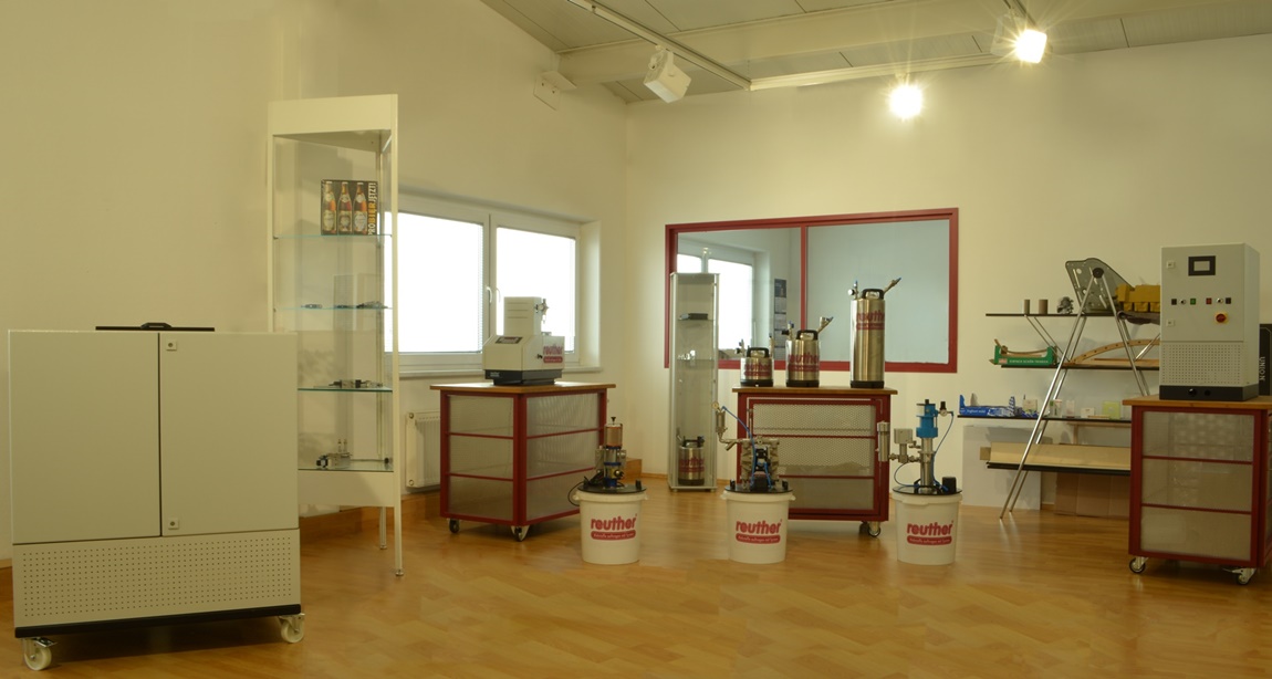 The adhesive technology showroom of Reuther-Systems